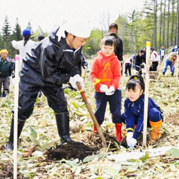 写真：森林・湖沼・河川等の環境保全啓発活動